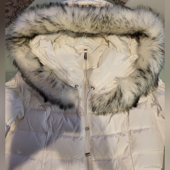 Down/Feather Winter Coat by Laundry by Shelli Segal - Picture 7 of 8